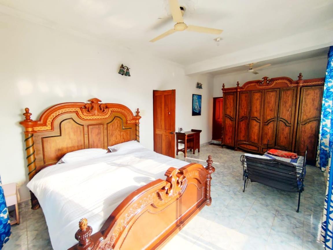 Amazing Hilltop 4 Bhk Villa With Private Pool Near Candolim Esterno foto