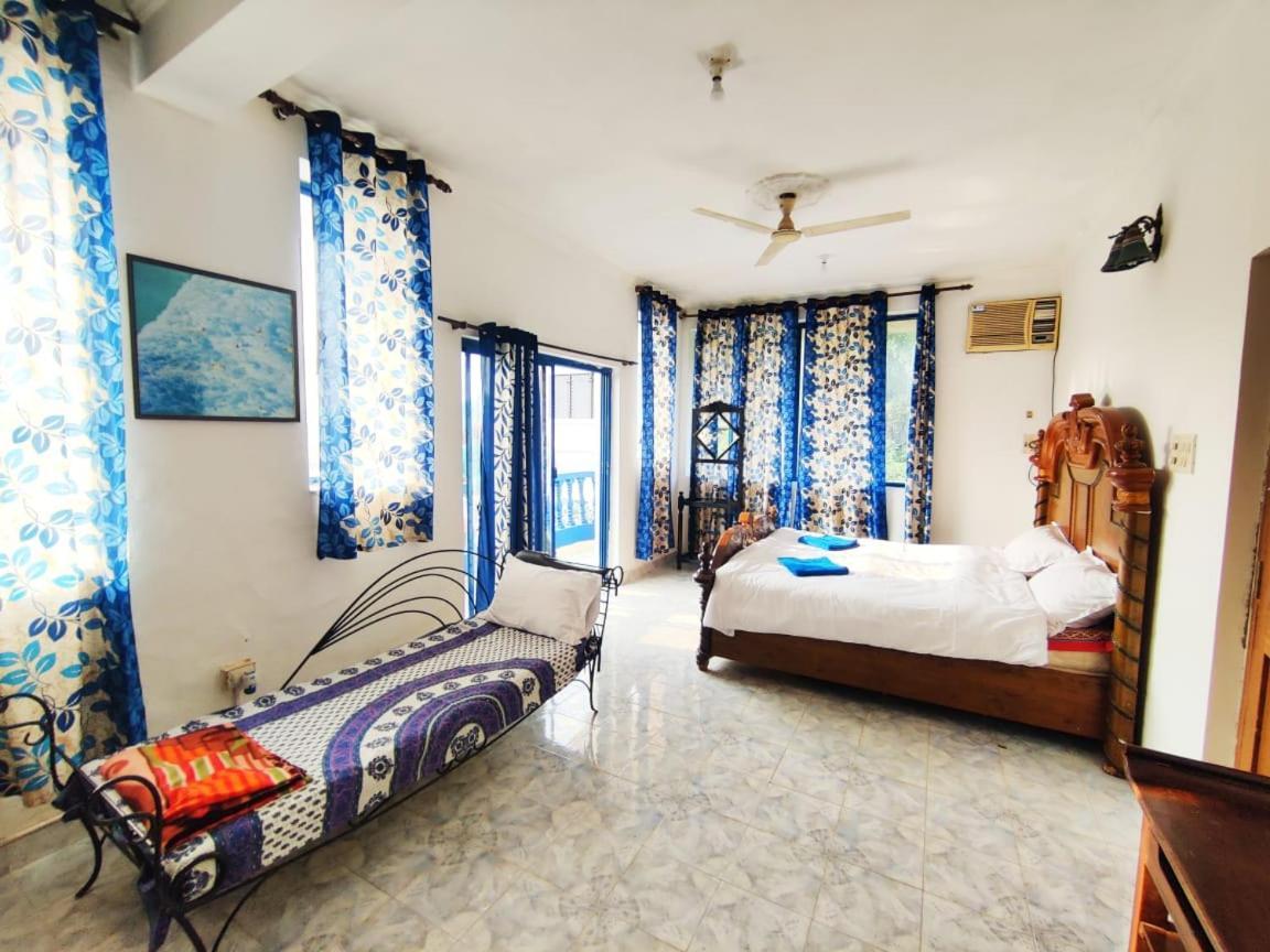 Amazing Hilltop 4 Bhk Villa With Private Pool Near Candolim Esterno foto